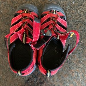 Keen youth sandals